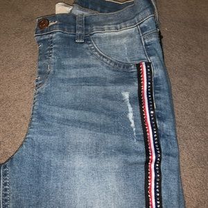 Light wash jeans with stripes!
